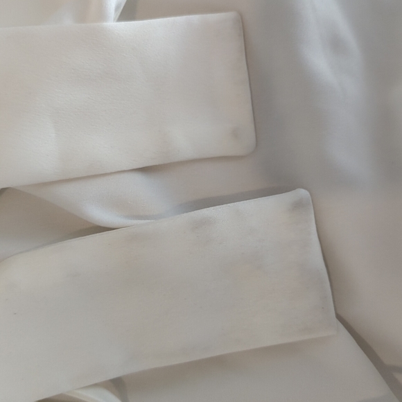 Flora Nikrooz White Robe - Picture 6 of 9